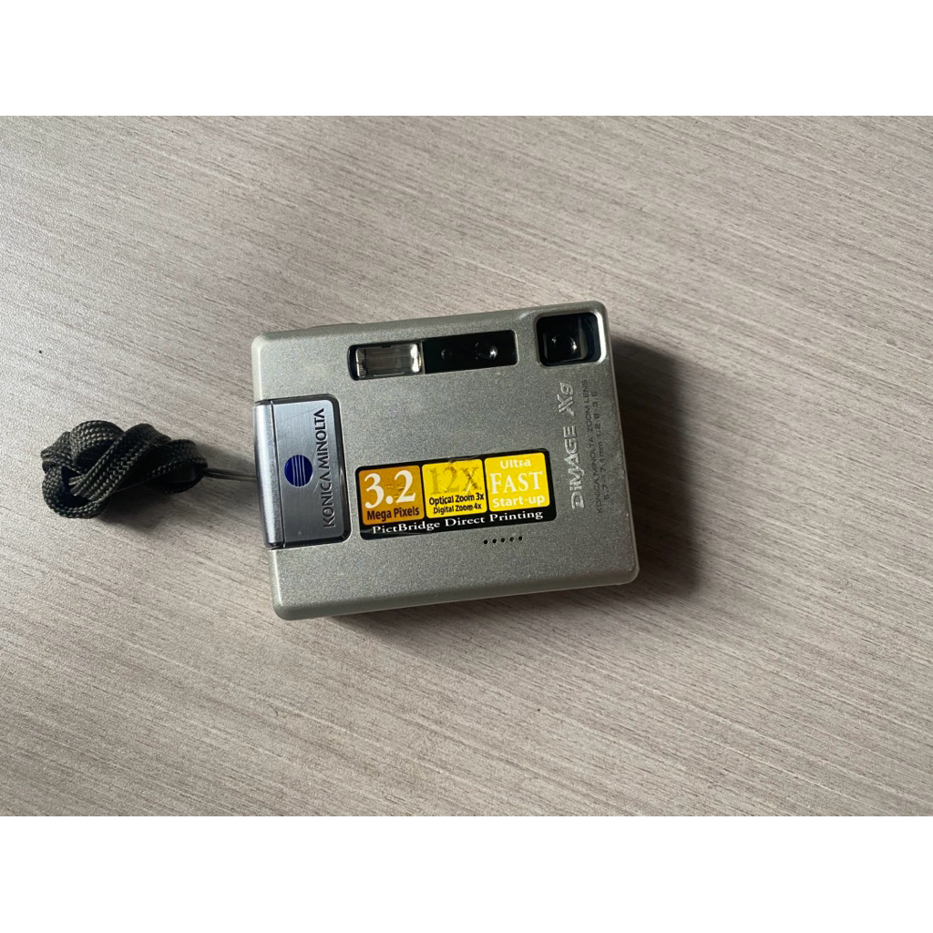 Kamera Konica Minolta Dimage X9