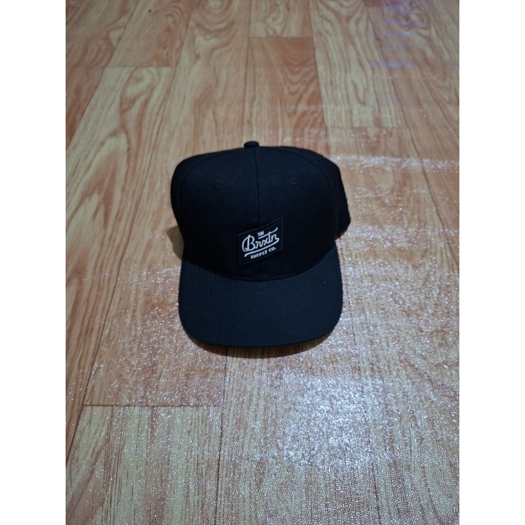 topi brixton
