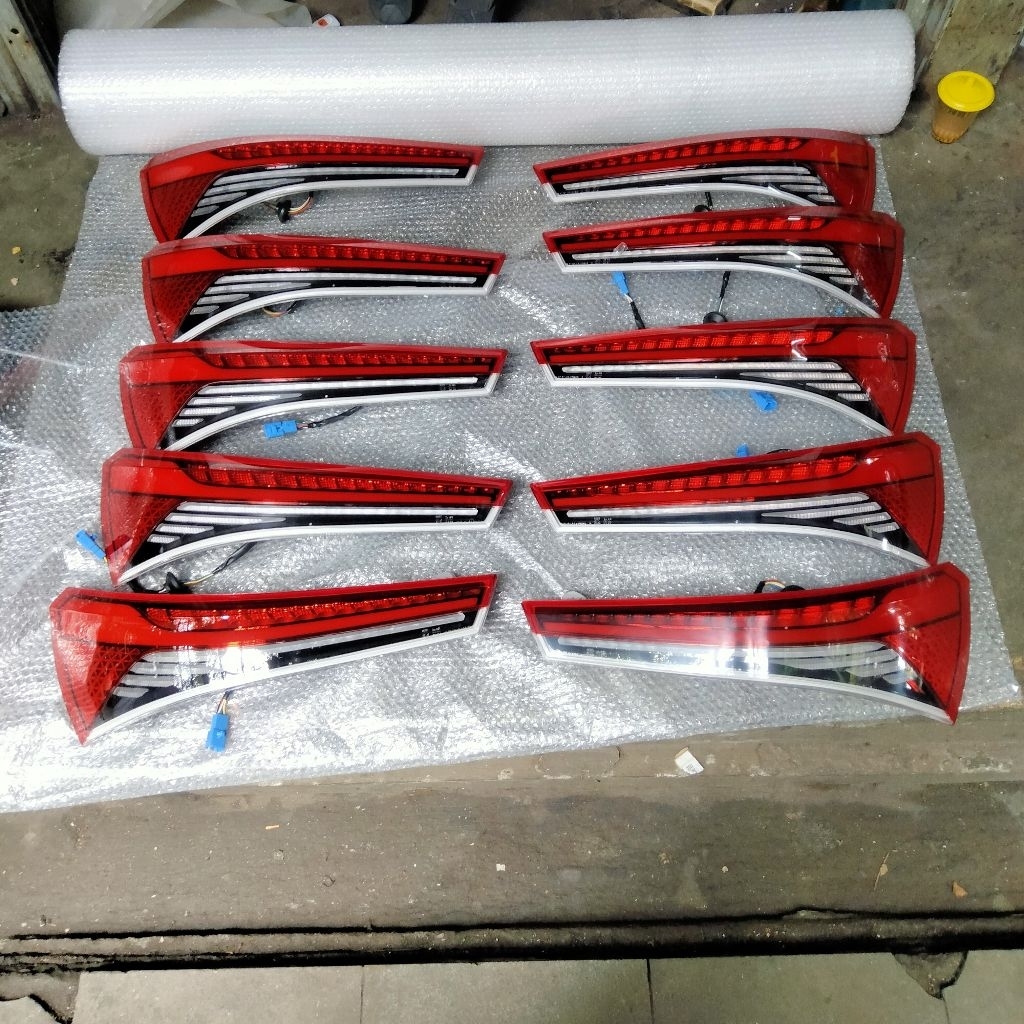 stoplamp lampu belakang Wuling almaz