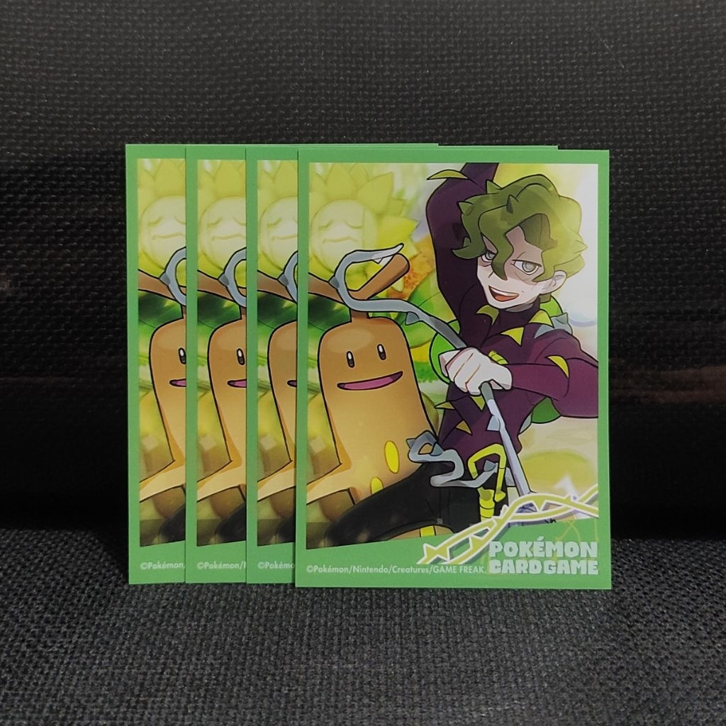 Set 4 Pcs Sleeve Plastik Cover Kartu TCG Pokemon Kondisi Second