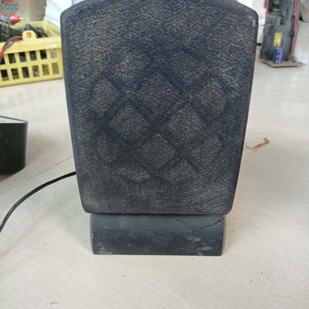 speaker 2 setengah inchi plus box original harga per biji.