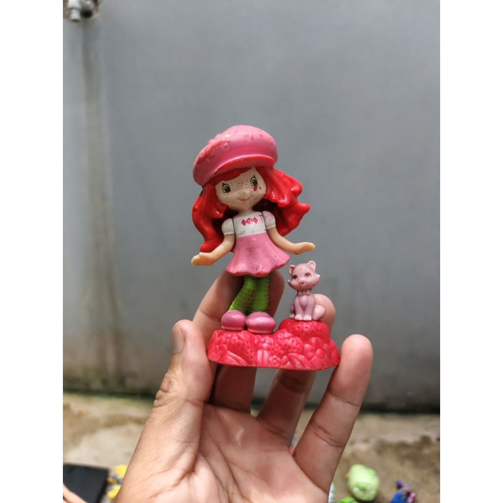 figure strawberry shortcake
