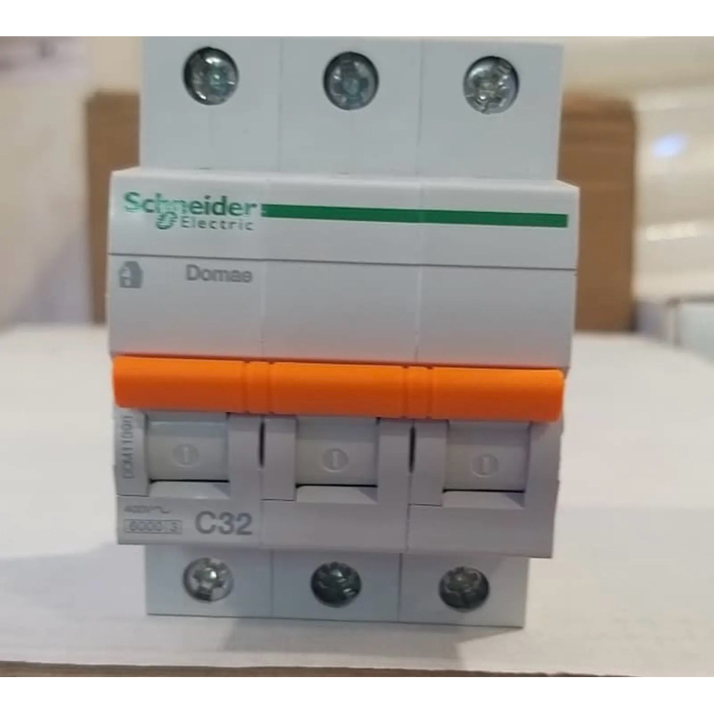MCB 3 phase 32A Domae