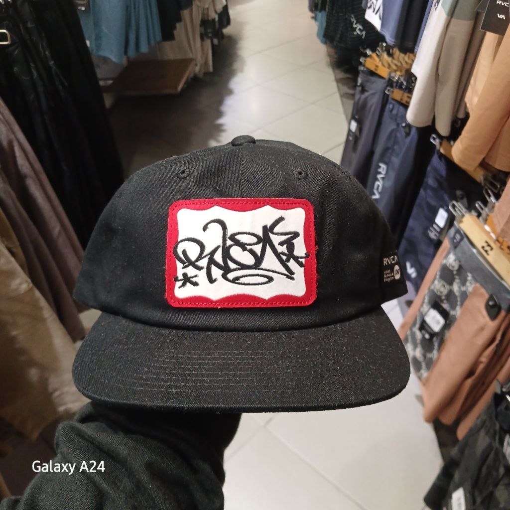 Topi RVCA Dmote Trucker black