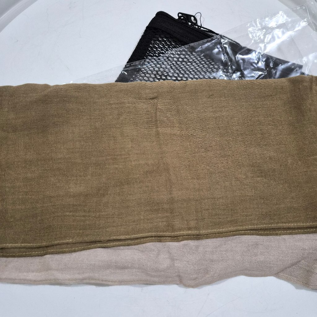 Preloved. LEU. Omna Scarf Pashmina. Varian Golden Dune.