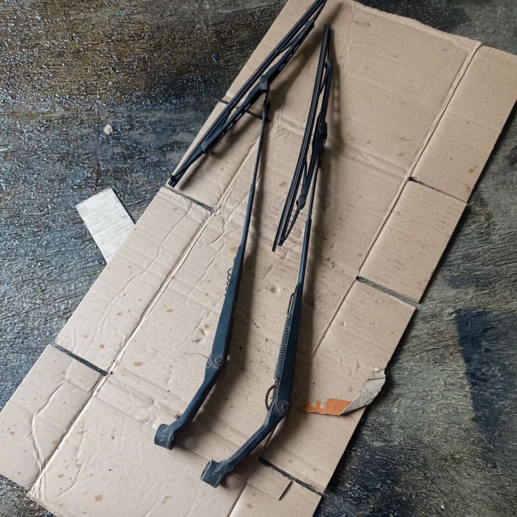 setang wiper,arm wiper Toyota Corolla twincam