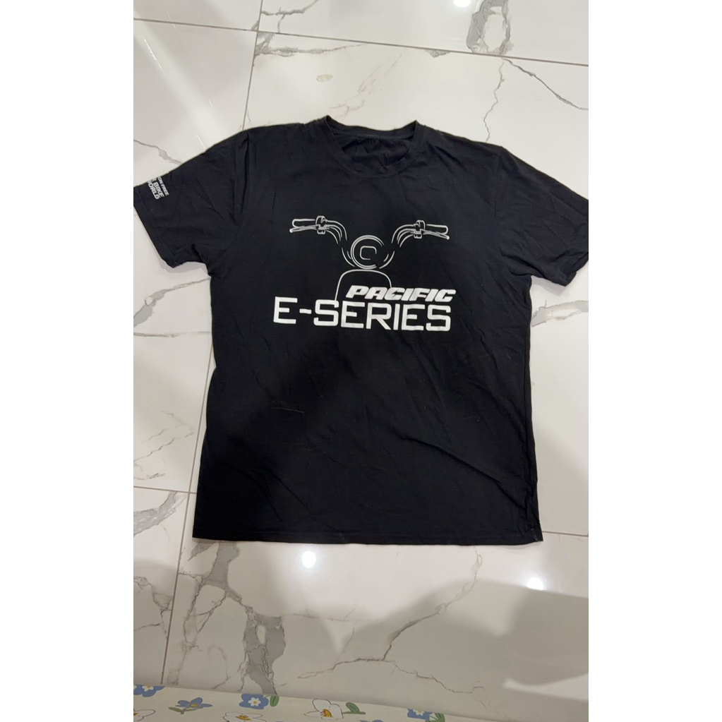Preloved atasan kaos pacific series hitam