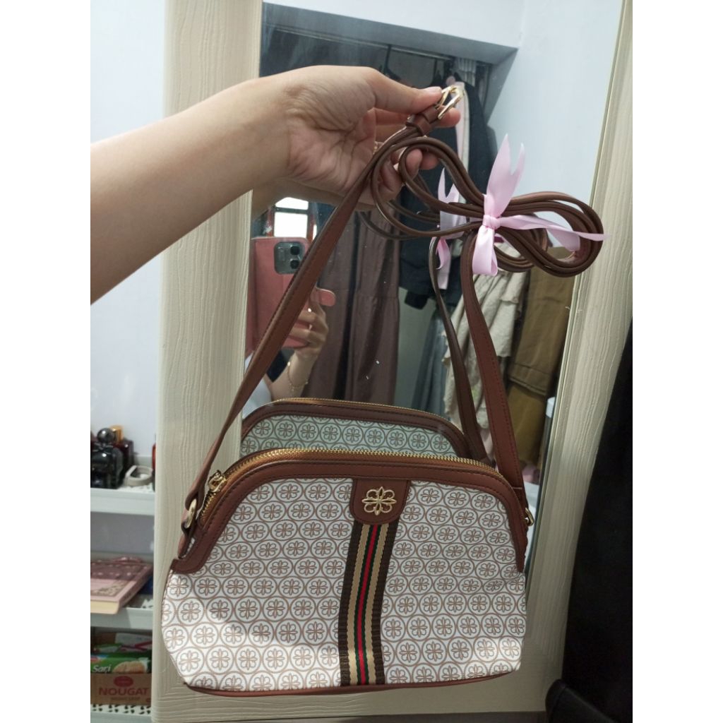 Tas Selempang Wanita Les Catino Monogram Preloved