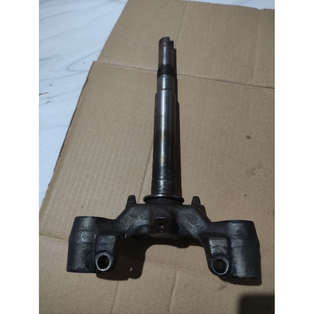 T segitiga Shok depan fizr force1