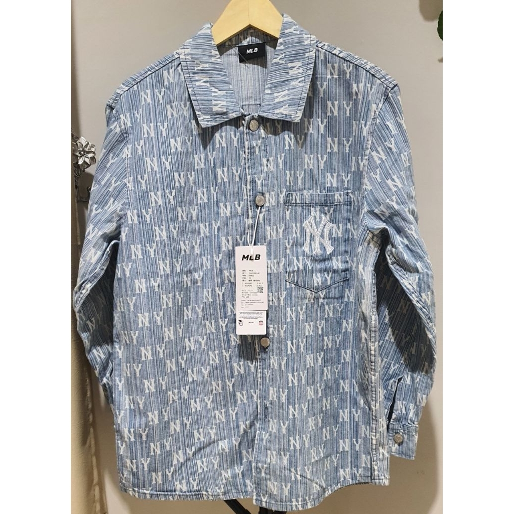 MLB New York Yankees Monogram Jacquard Denim Shirt Kemeja Denim MLB Sky Blue