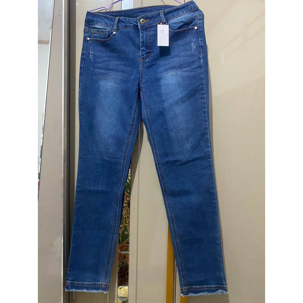 Preloved celana rawis