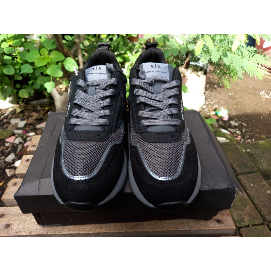 Sepatu Armani Exchange sepatu