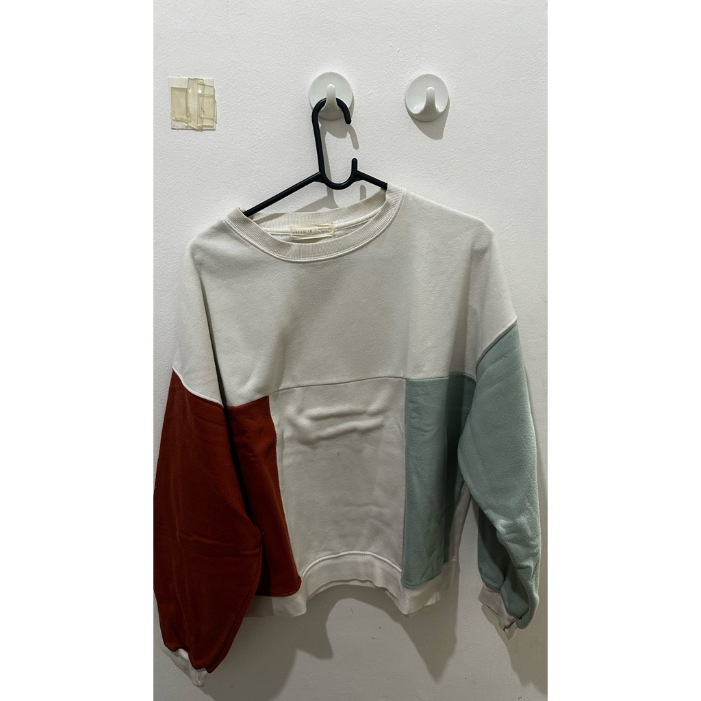 Preloved Sweater Heclo.id