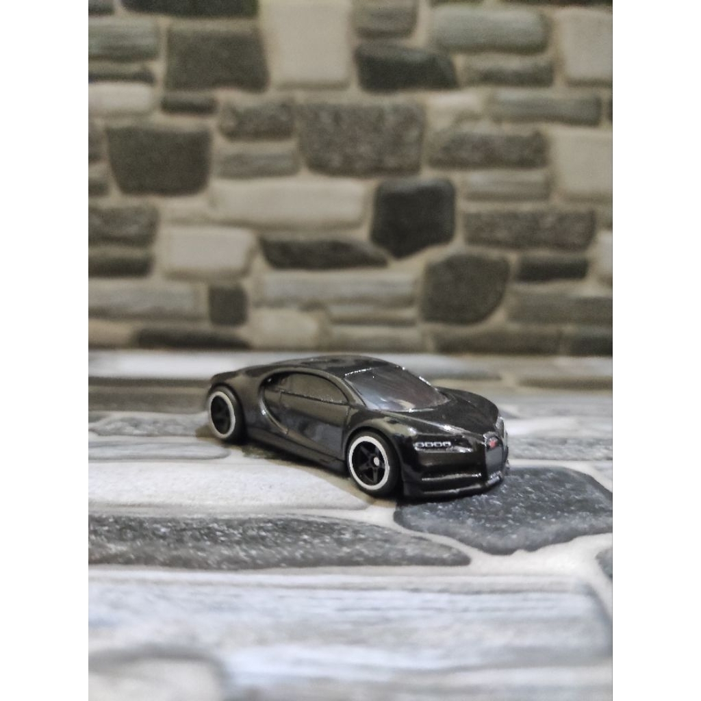 Hot Wheels '16 Bugatti Chiron Boulevard - Loose Premium