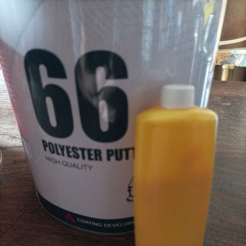 Dempul 66 / polyester putty