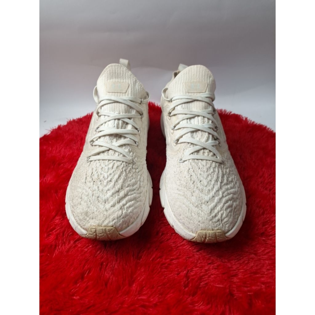 Sepatu Running putih Ukuran 46