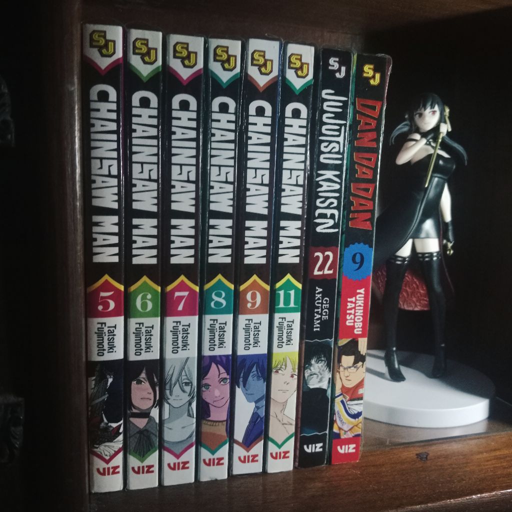 Preloved Manga Chainsawman, Jujutsu Kaisen, DANDADAN Viz Media