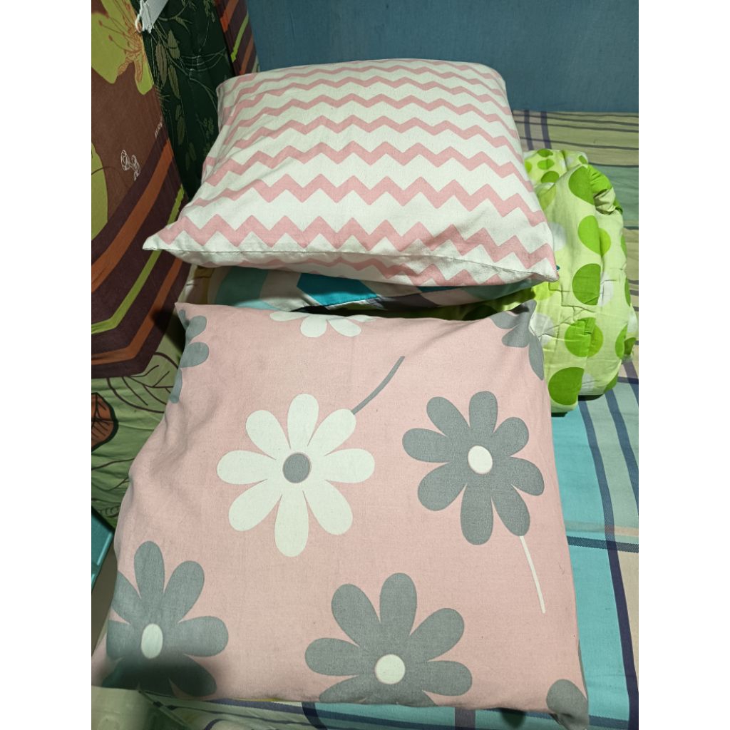bantal sofa preloved per satuan