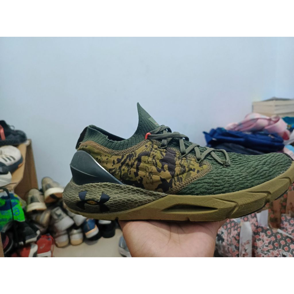 Sepatu Running UA Second