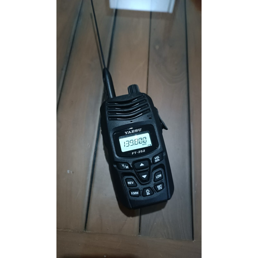 HT Yaesu FT252