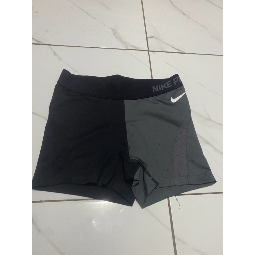Preloved celana lari pendek Nike
