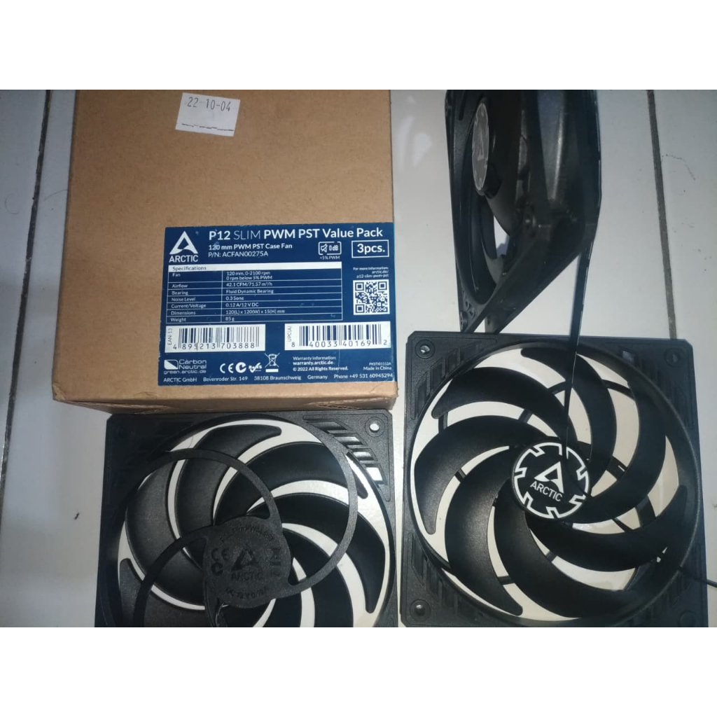 ONLY FANS - Arctic P12 Slim PWM PST Value Pack with box