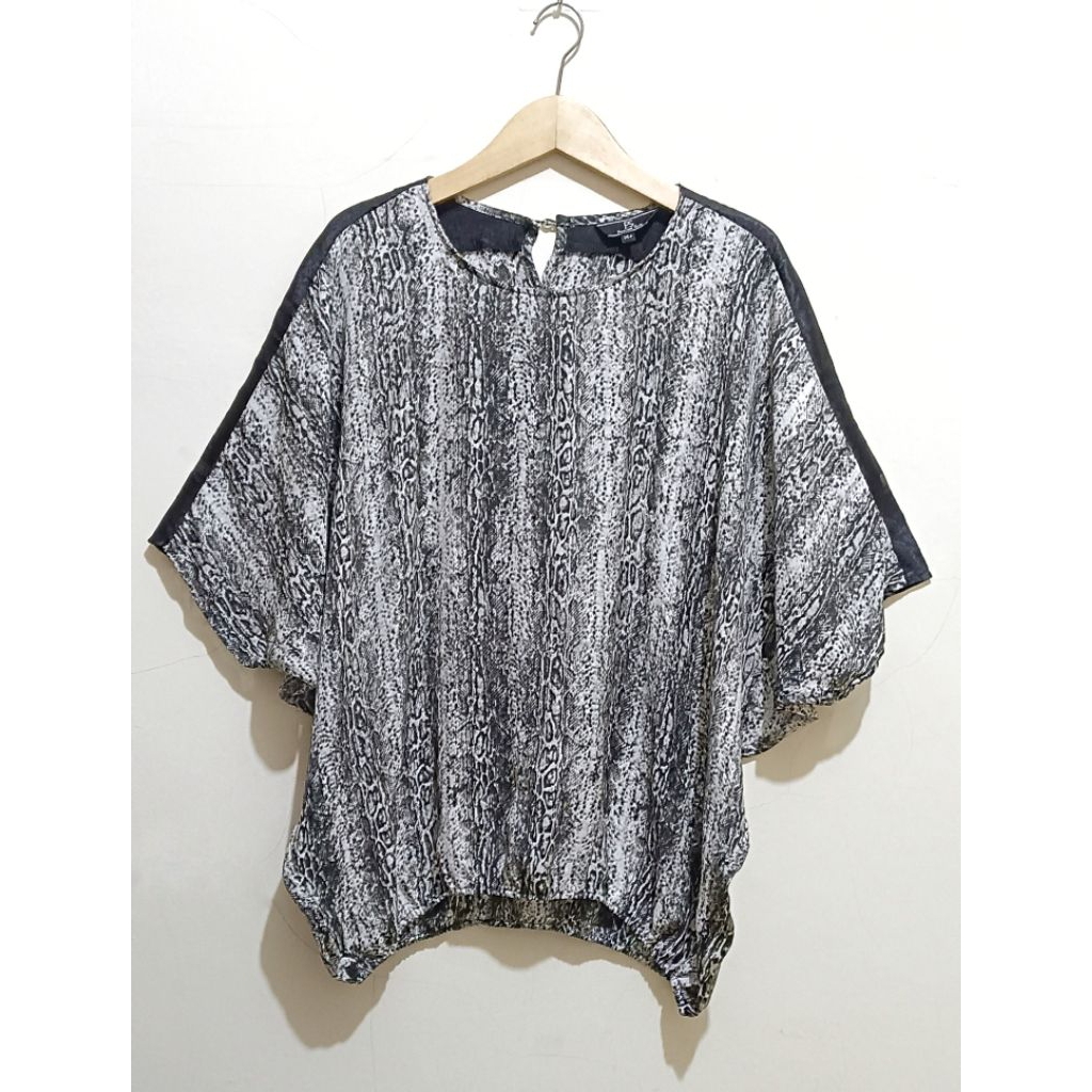Blus Wanita Jumbo Oversize Batwing Adem Nyaman Dipakai