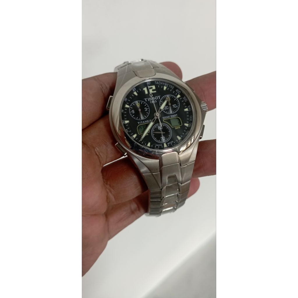 Jam tangan Tissot titanium chronograph