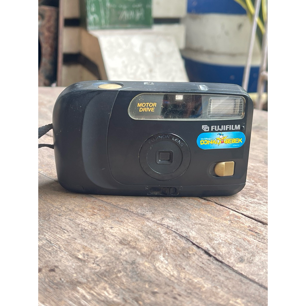 Kamera Poket Film / Pocket Camera Analog for Display, Fuji Film Cometa