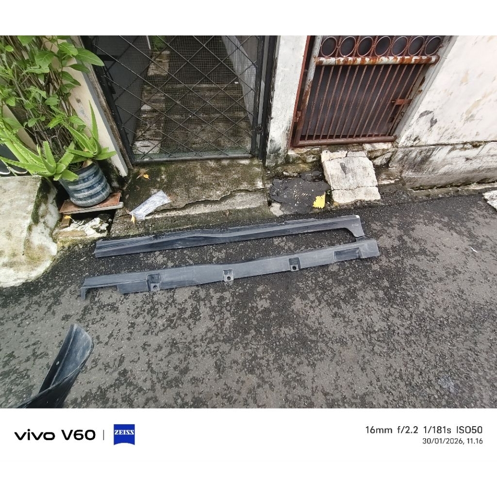 bodykit samping agya 2014 orginal