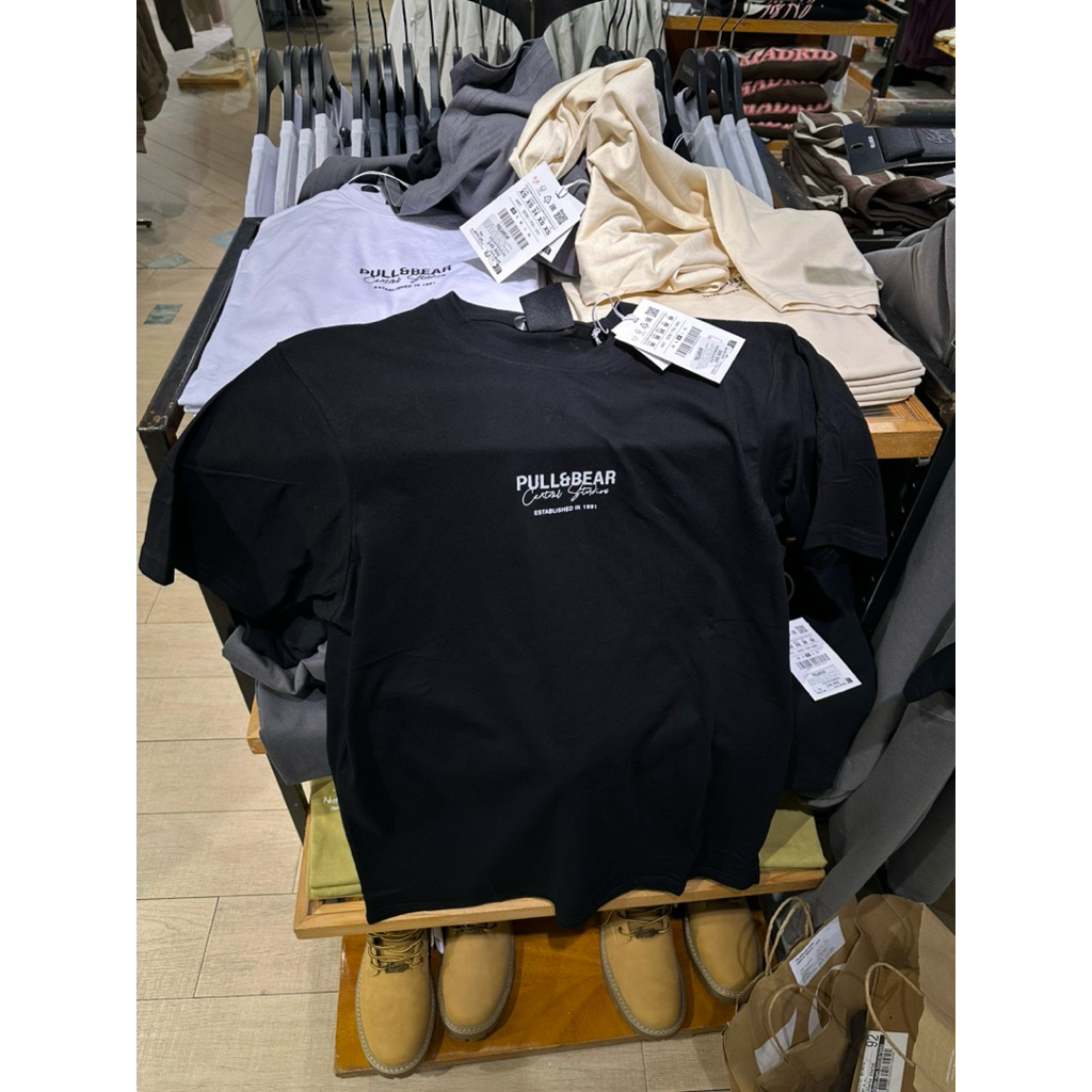 Kaos Logo Pull and Bear Cowok