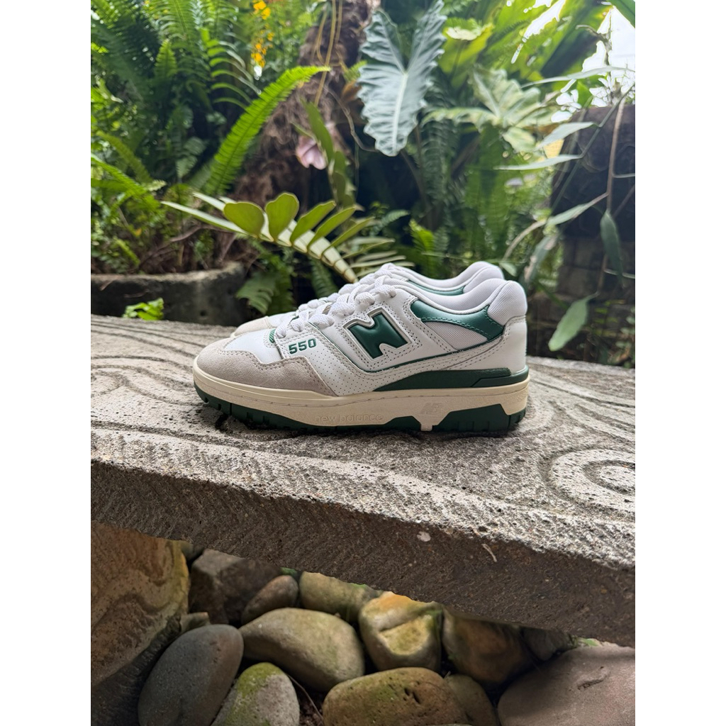 (PRELOVED) NEW BALANCE 550 WHITE GREEN SIZE 36