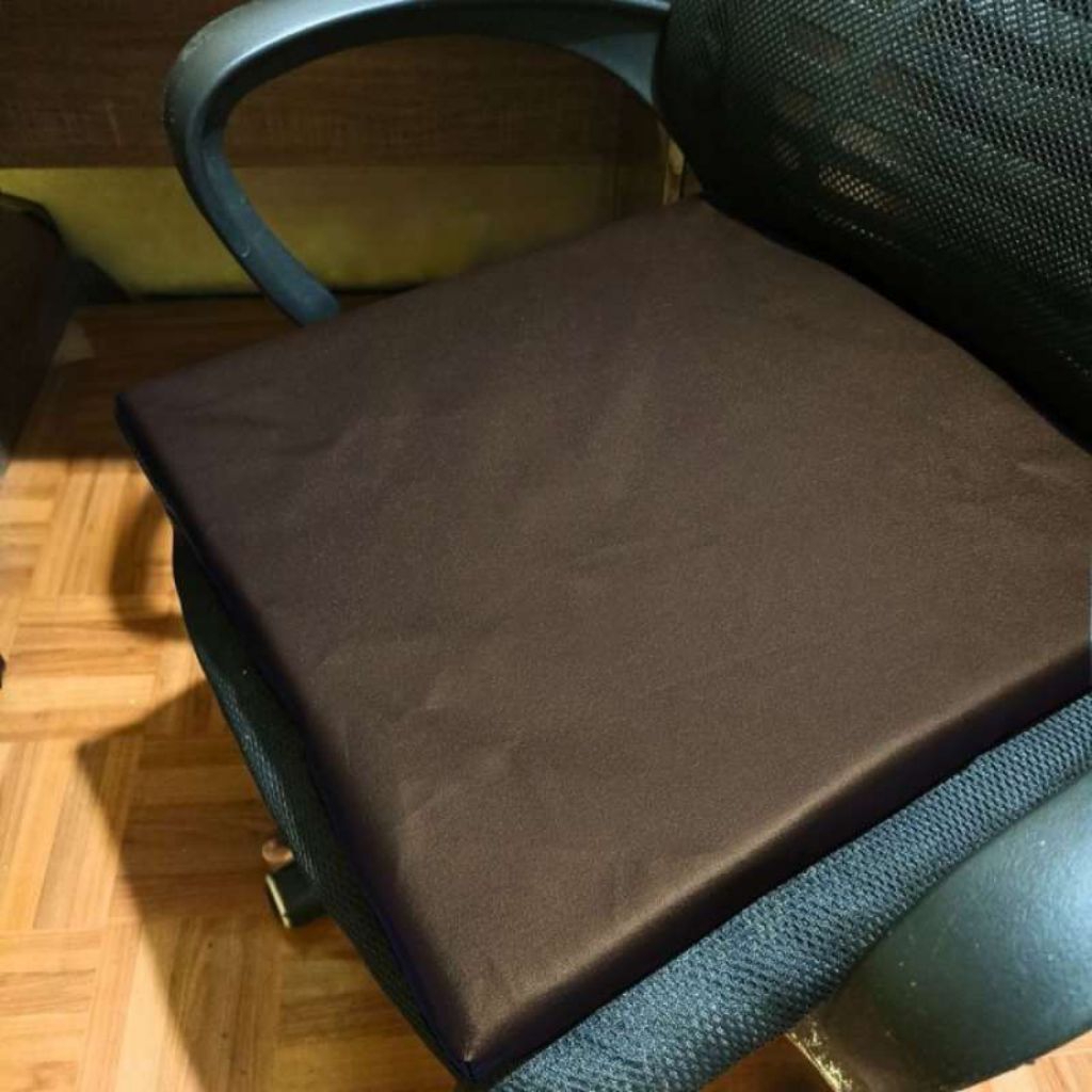 Alas Duduk Lesehan & Kursi – Plastik / Busa / Silikon / Lipat