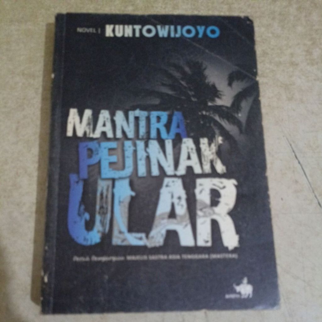 Buku MANTRA PEJINAK ULAR RKUNTOWIJOYO