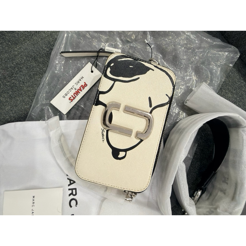 Authentic Marc Jacobs the snapshot x peanuts snoopy preloved