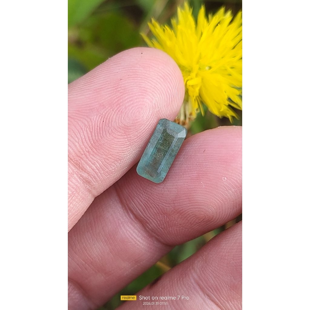 Natural batu jambrut 1.40cts