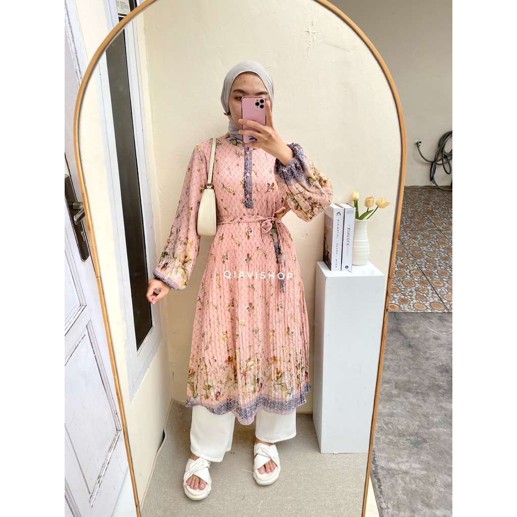 Tika / Bianca Tunik / Blouse / Seragam Keluarga / Atasan Wanita Terbaru / Atasan Wanita Bahan Cerutt