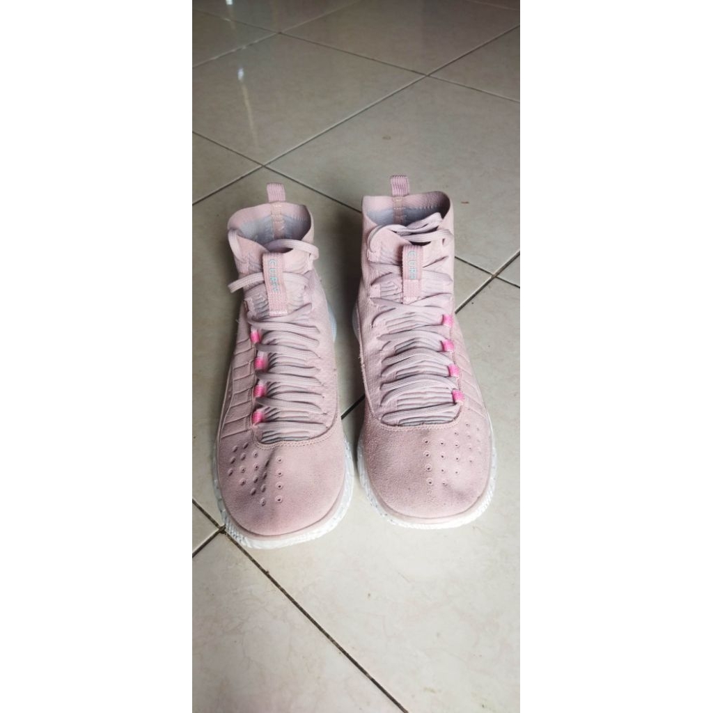 Sepatu basket Curry 4 under armor size 43