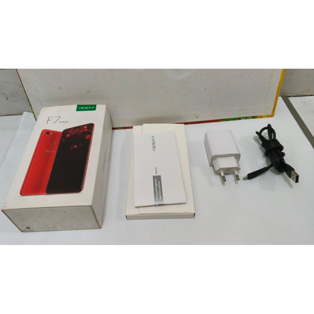 Oppo F7 ram 6/128 Gb (seri flagship) seken