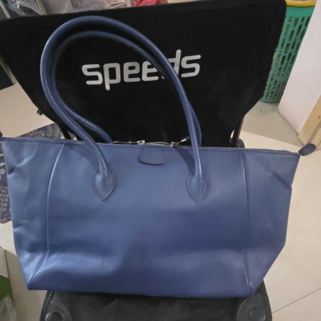 Tote Kremes.. Zipper Riri