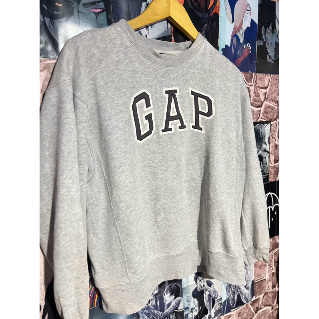 crewneck GAP