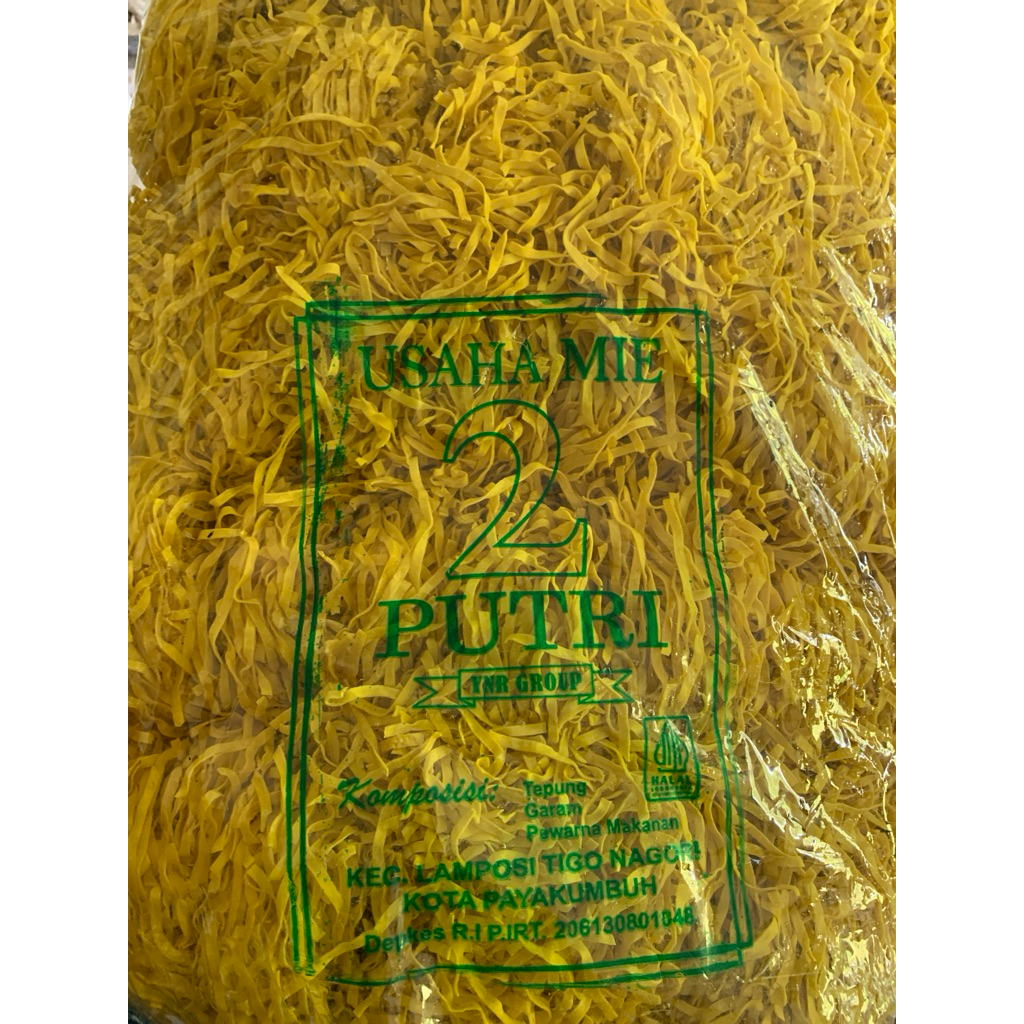 Mie kuning Padang 1 Kg  ( kering ) buatan  Payakumbuh/Sumatera Barat merek 2 Putri