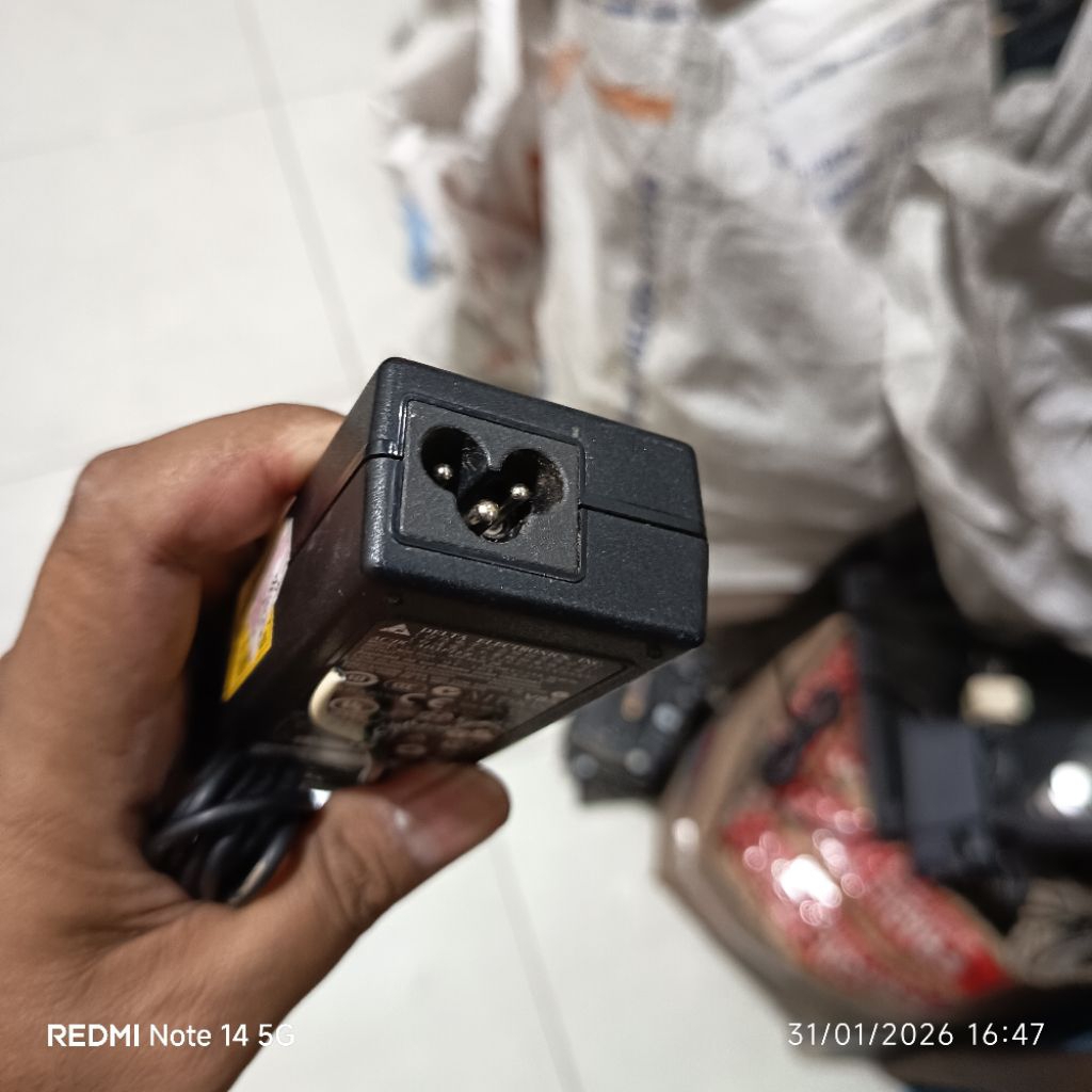 Acer delta 19v 3,42a 45watt ori Adaptor laptop ( buntung )