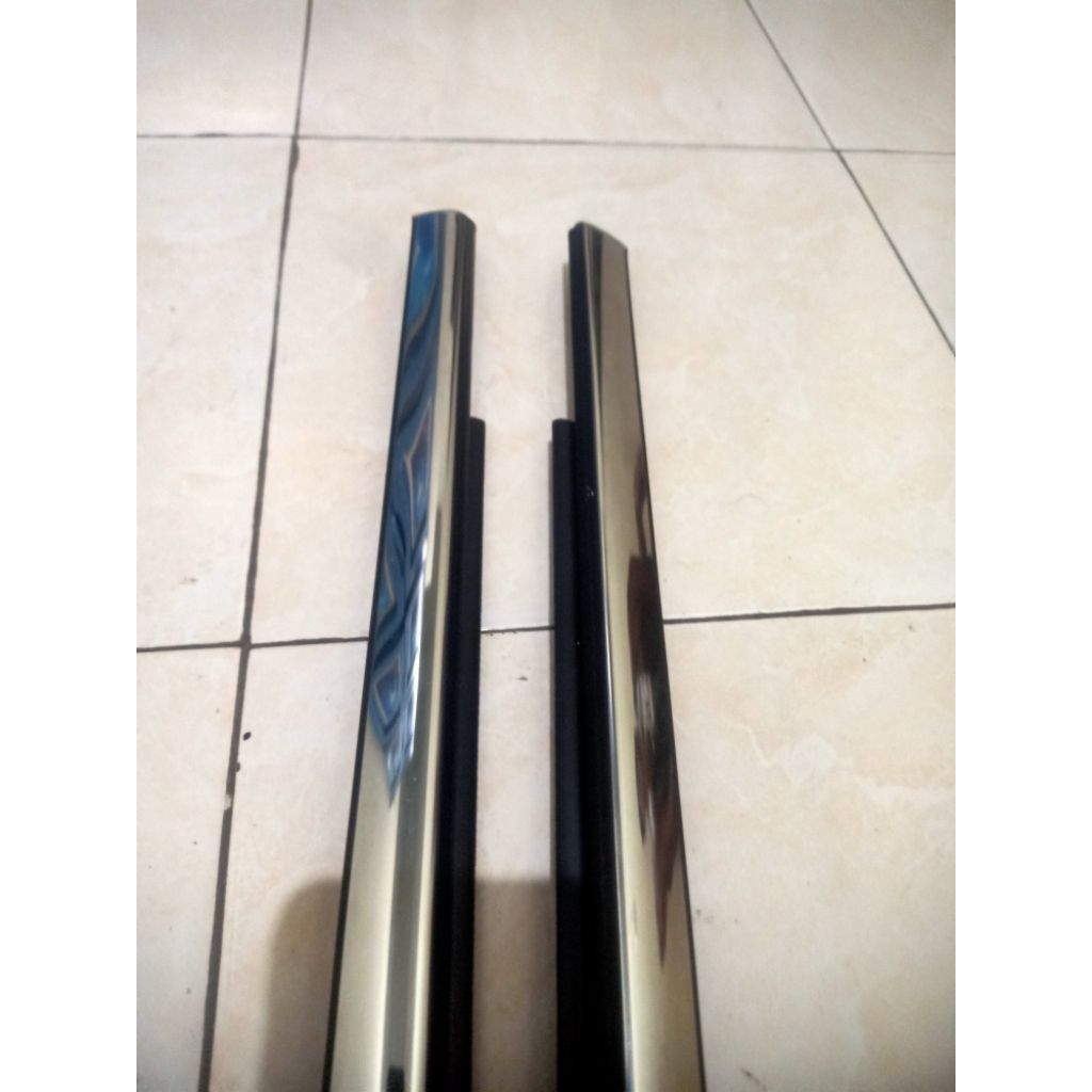 karet pelipit kaca pintu mobil apv pick up crome