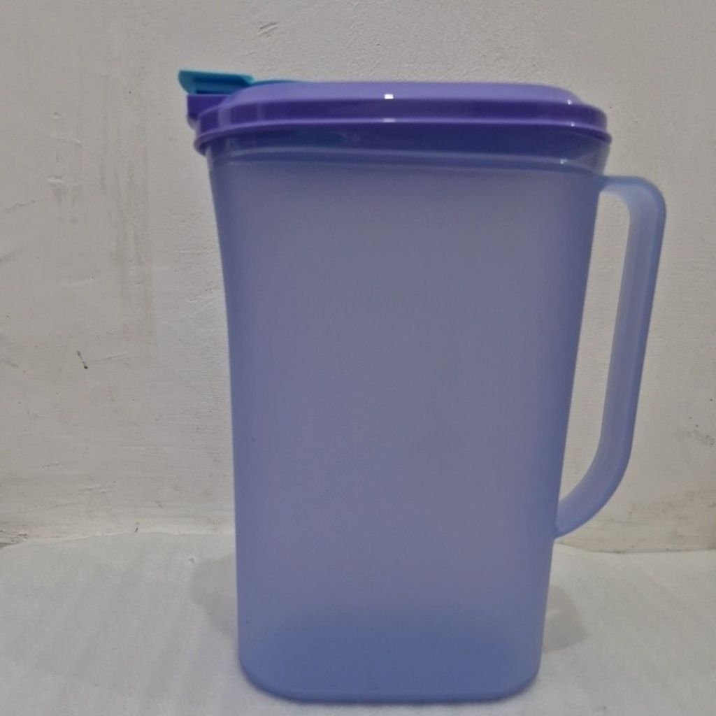 Fridge Jug 2L by Tupperware
