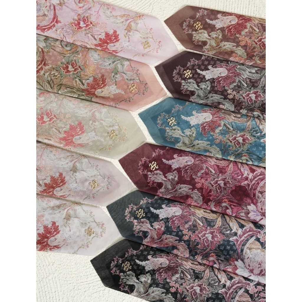 Seluna Scarf by HL Heaven Lights