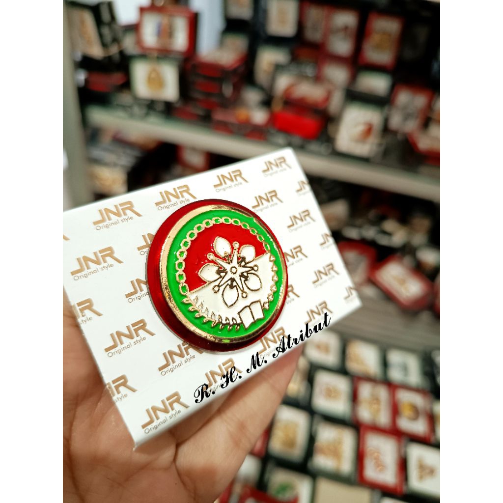 PIN DHARMA WANITA PERSATUAN LENCANA DHARMA WANITA TIMBUL