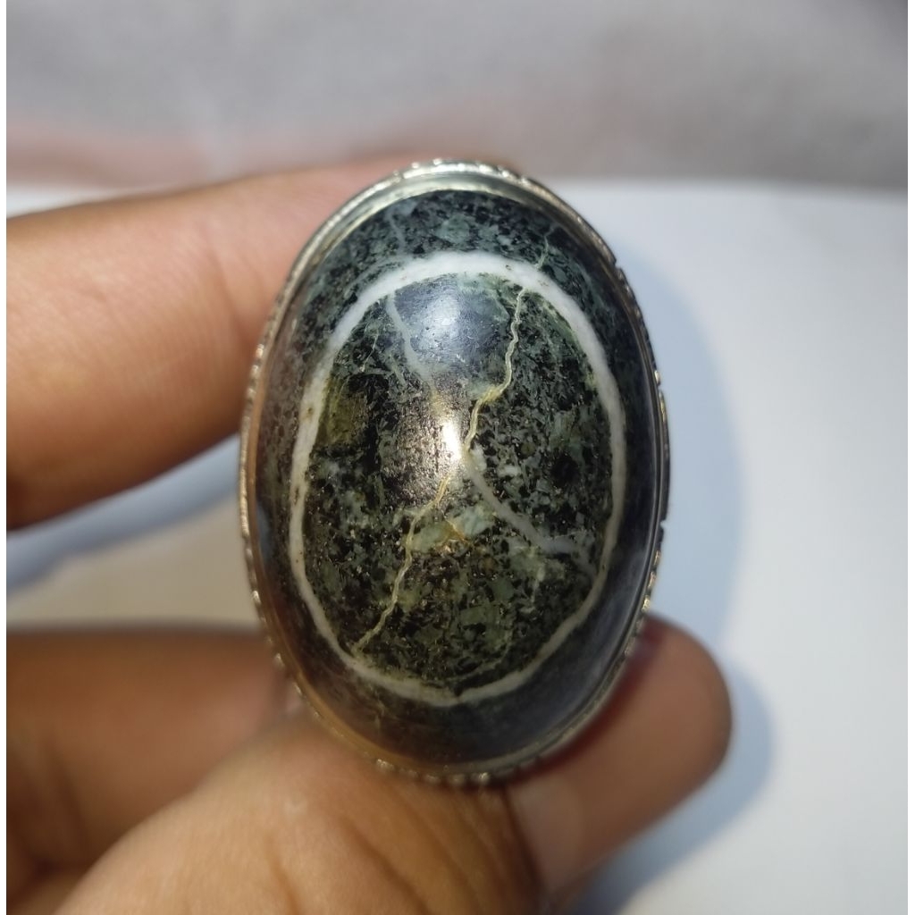 Batu tapak jalak kurung