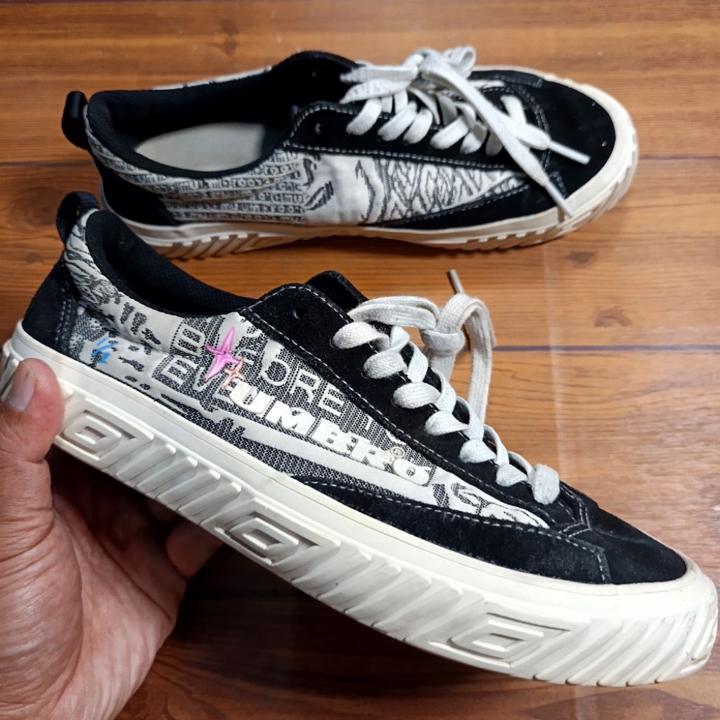 Sepatu Umbro Second Original size 39