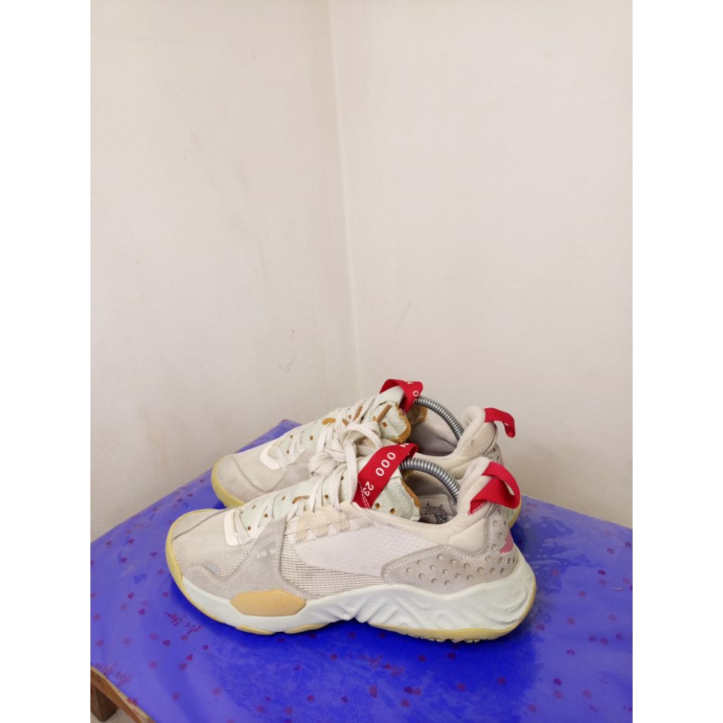 sepatu second Nike Jordan delta size 42